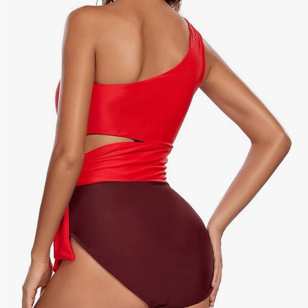 Chic Red One-Shoulder Swimsuit with Cutout - Picture 3 of 8